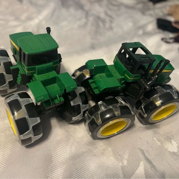 TWO John Deere Tractors, Like New! Perfect for those farm & tractors for fans. - Picture 1 of 13